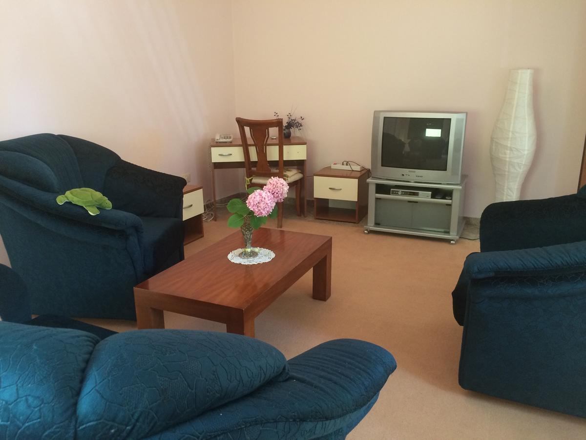مبيت وإفطار تيرانا Friends House المظهر الخارجي الصورة